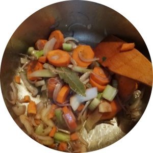 ボジョレ・ヌーボーによく合う!とろける牛肉の赤ワイン煮込みを作ろう